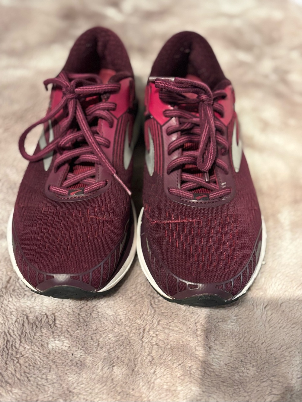 Brooks Adrenaline GTS 18 Women’s Running Shoes Size 8.5